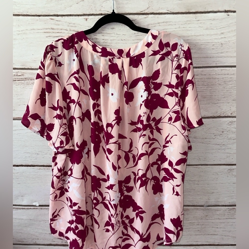 Liz Claiborne Pink and White Floral Blouse Size 1X Office Summer Career Church - Picture 2 of 6